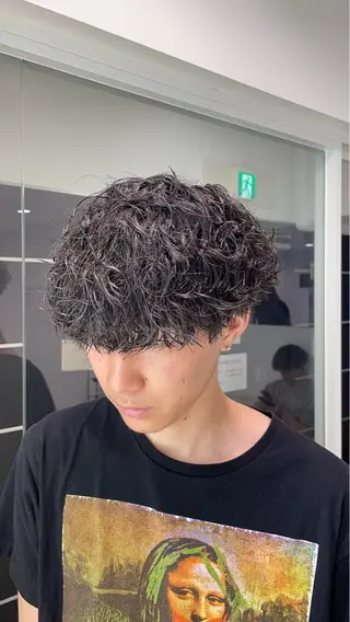 ショート パーマ ヘアアレンジ メンズ 艶カラー の達人のヘアスタイル