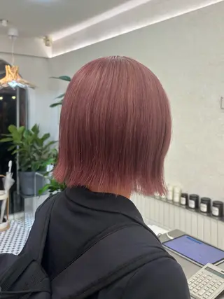 ショート カラー 🧸ミルクティー／ ぷつっとボブ｜ミクのヘアスタイル