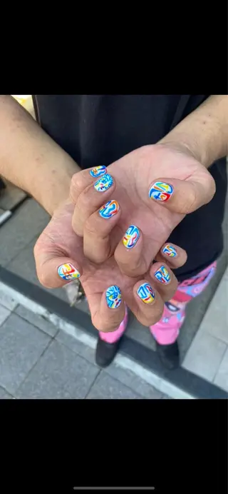 ネイル カンナ【Y2Kネイル /コーンロウ】のネイルデザイン