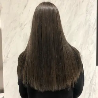 ロング カラー akane .のヘアスタイル