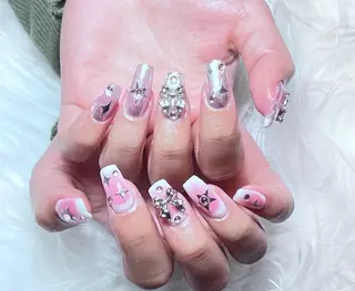 ネイル RAFFINE 月🦋🩵のネイルデザイン