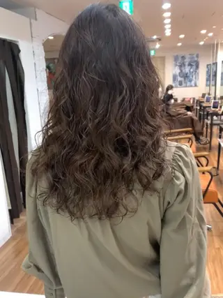 ロング 古沢 新のヘアスタイル