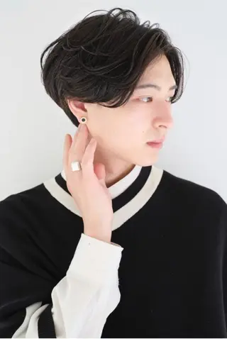 メンズ ブリーチなし 寒色カラーのヘアスタイル