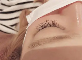 マツエク・マツパ 石渡このみ 🍊レイヤーカットのヘアスタイル