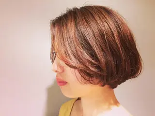 ショート カラー 高澤 まなみのヘアスタイル