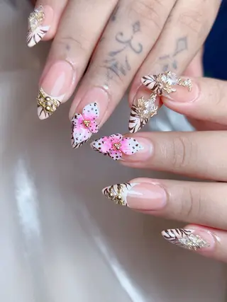 ネイル M🌷nail 長さだし専門店のネイルデザイン