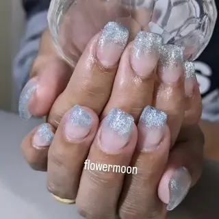 ネイル フラワー ムーンのネイルデザイン