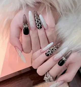 ネイル Oomiya 服部のネイルデザイン