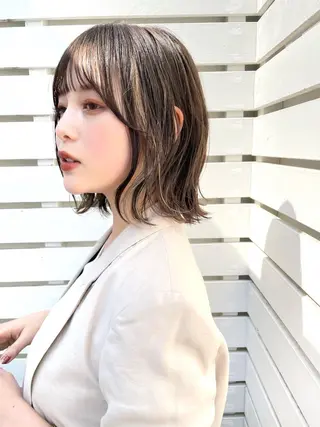 ミディアム カラー 結べるレイヤーボブ くびれLady表参道のヘアスタイル