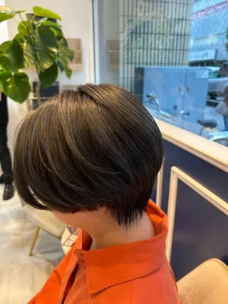 ショート カラー 鈴村 大介のヘアスタイル