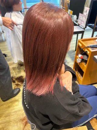 ミディアム 鳴海 美海のヘアスタイル