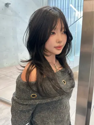 セミロング RiA/レイヤーカッ ト/髪質改善のヘアスタイル