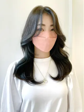 ロング カラー 韓国レイヤーカット/ ダブルカラーのヘアスタイル