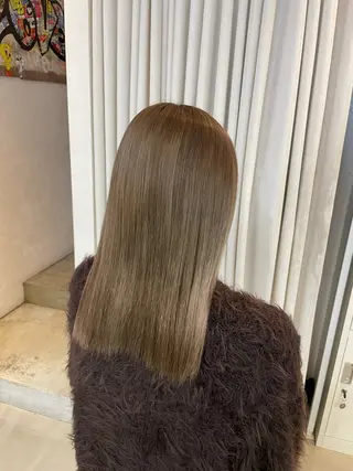 セミロング カラー 安井まゆ _Box mico.のヘアスタイル