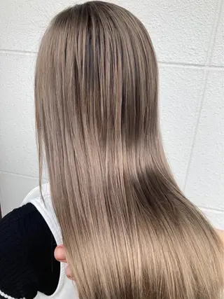 ロング カラー moanin所属・小玉 紗楓のヘアスタイル