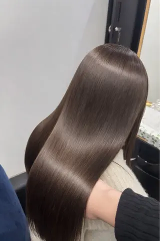 ロング rise/レイヤー／ ダブルカラーのヘアスタイル