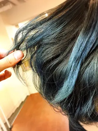 ショート カラー ヨシダ トオルのヘアスタイル