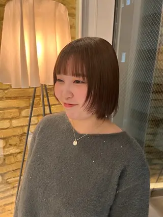 ミディアム hair make BEHIVE ichibancho AVEDA所属・渡邉  日向子 ・レイヤー、縮毛矯正のヘアスタイル