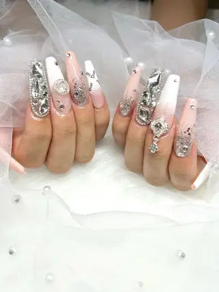 ネイル 【Laule‘a 】のネイルデザイン