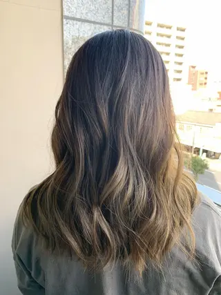 セミロング カラー yuri🌼 NUMBER 天王寺のヘアスタイル