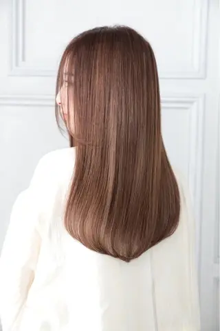 セミロング カラー 中東 真子のヘアスタイル