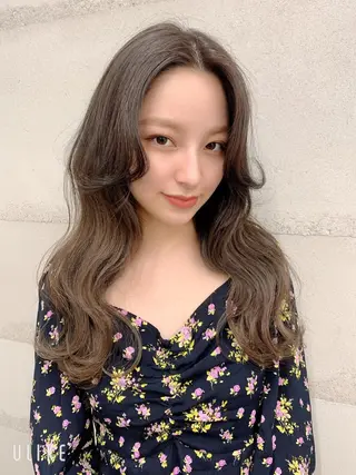 セミロング カラー 透明感/オリーブ/ グレージュ/YUKAのヘアスタイル