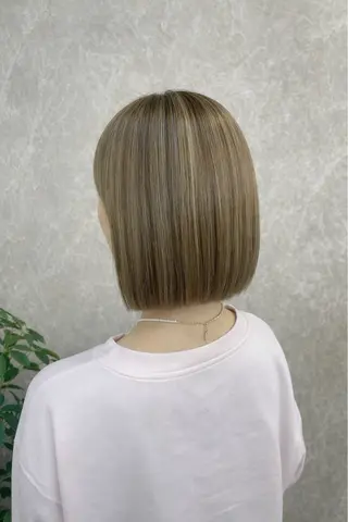 ショート 垢抜け透明感カラー 🌻篠崎梓🌻のヘアスタイル