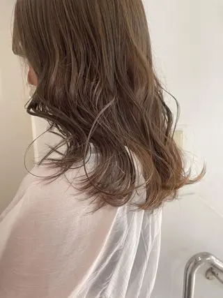 セミロング カラー 梅田美容室 山崎海波のヘアスタイル