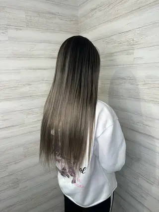 ロング AWANIKO 浦添店のヘアスタイル