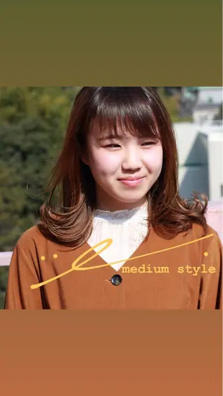 ミディアム Viage （ビアージュ）のヘアスタイル