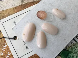 ネイル アプレラプリュイ 日本大通り店のネイルデザイン