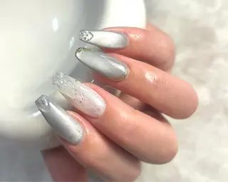 ネイル ネイルサロン Friday 21所属・ネイルサロン Friday 21のネイルデザイン