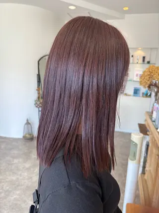 ミディアム 亀田 萌奈のヘアスタイル