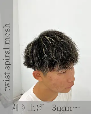 ショート カラー パーマ 豊崎 佑輔のヘアスタイル