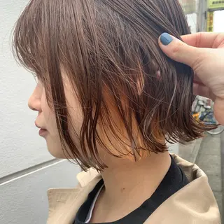 ショート カラー ヘアアレンジ サナ🌱 切りっぱなしボブのヘアスタイル