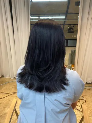 ミディアム 飯田 みづきのヘアスタイル