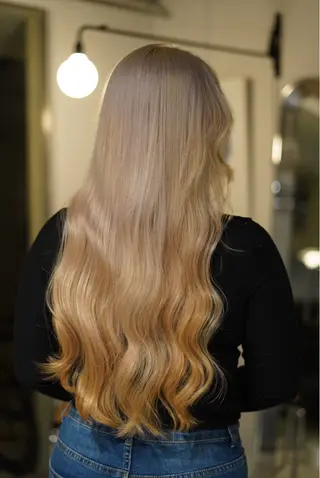 ロング Alter所属・MANA /レイヤー /暖色カラーのヘアスタイル