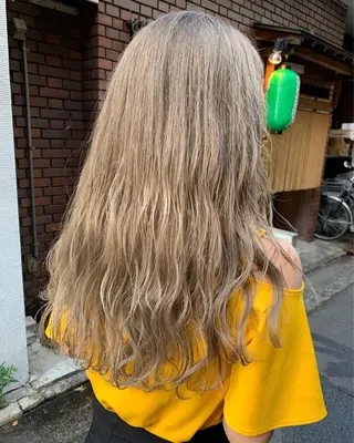 セミロング カラー 西村あきや トレンド韓国ヘアのヘアスタイル