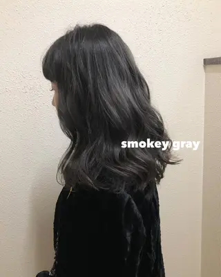 ミディアム カラー ツキノキ ミナのヘアスタイル