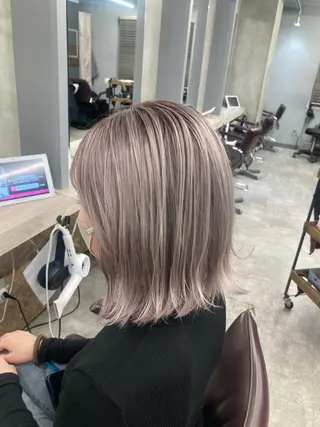 ショート カラー ブリーチ&似合せボブ 田中寛十のヘアスタイル