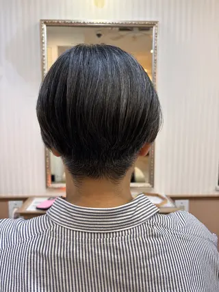 ショート シンセティックヘアデザイン所属・吉井 愛のヘアスタイル