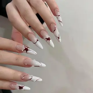 ネイル T. Leeのネイルデザイン