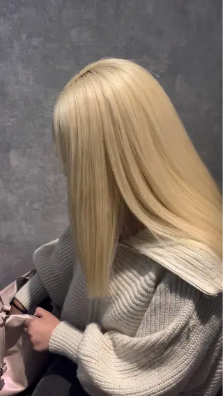 セミロング 🌐NATSUMI 🌐【寒色カラー】のヘアスタイル