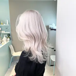 セミロング 🩵ハイトーン 美咲🩵のヘアスタイル