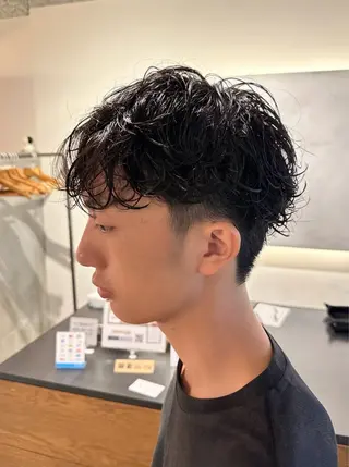 パーマ メンズ 小嵩 峻平のヘアスタイル