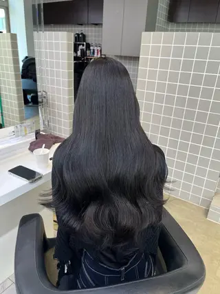 ロング 寒色＆ブリーチ特化 寒色MiOのヘアスタイル