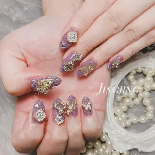 ネイル 🦋 Queenieのネイルデザイン