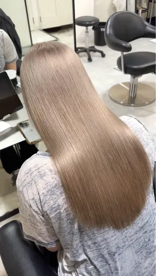ロング FLEEK 安立徹のヘアスタイル