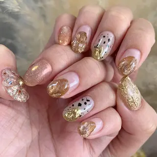 ネイル feliseey 〘フェリシー 〙のネイルデザイン