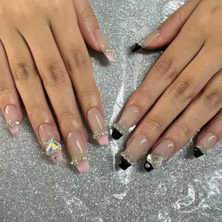 ネイル VIERU 🌈🎀💖のネイルデザイン